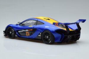 McLaren P1 GTR Blauw Met Gele Strepen AUTOart 1:18 81542 Composiet — afbeelding 6 van 7