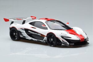 McLaren P1 GTR Hoogglans Wit Met Rode Strepen AUTOart 1:18 81541 Composiet — afbeelding 5 van 7