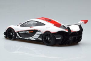 McLaren P1 GTR Hoogglans Wit Met Rode Strepen AUTOart 1:18 81541 Composiet — afbeelding 6 van 7