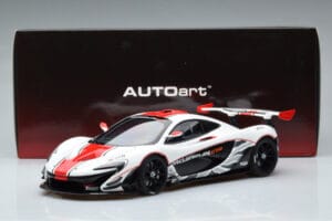 McLaren P1 GTR Hoogglans Wit Met Rode Strepen AUTOart 1:18 81541 Composiet — afbeelding 7 van 7