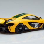 McLaren P1 GTR Geel Met Groene Strepen AUTOart 1:18 - image 3 of 7