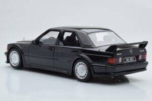 Mercedes 190E W201 2.5-16 Evo I Zwart Otto 1:18 OT151 Hars — afbeelding 5 van 6