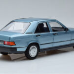 Mercedes 190E W201 Lichtblauw Norev 1:18 - image 3 of 7