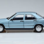 Mercedes 190E W201 Lichtblauw Norev 1:18 - image 4 of 7