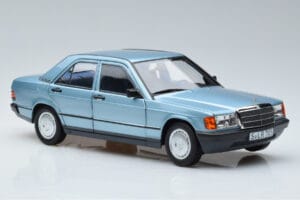 Mercedes 190E W201 Lichtblauw Norev 1:18 183828 Metaal — afbeelding 5 van 7