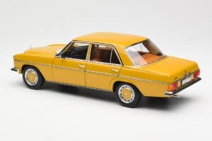 Mercedes 200/8 W115 Sahara Geel Norev 1:18 183771 Metaal — afbeelding 7 van 8