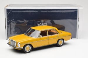 Mercedes 200/8 W115 Sahara Geel Norev 1:18 183771 Metaal — afbeelding 8 van 8