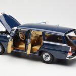 Mercedes 200 Universal W115 Blauw Norev 1:18 183599 - image 5 of 8