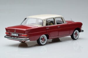 Mercedes 200 W110 Rood Norev 1:18 183706 Metaal — afbeelding 3 van 7