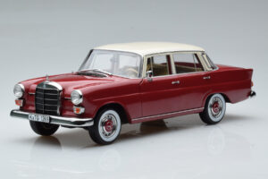 Mercedes 200 W110 Rood Norev 1:18