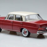 Mercedes 200 W110 Rood Norev 1:18 - image 7 of 7