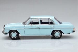Mercedes 200 W115 Norev 1:18 183777 Metaal — afbeelding 4 van 7