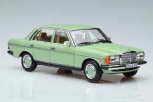 Mercedes 200 W123 Groen Norev 1:18 183796 Metaal — afbeelding 5 van 7
