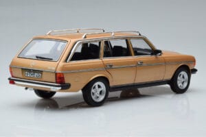 Mercedes 200T S123 AMG Package Beige Norev 1:18 183739 Metaal — afbeelding 3 van 9