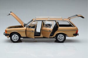 Mercedes 200T S123 AMG Package Beige Norev 1:18 183739 Metaal — afbeelding 4 van 9