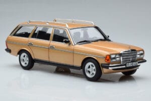 Mercedes 200T S123 AMG Package Beige Norev 1:18 183739 Metaal — afbeelding 6 van 9