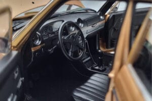 Mercedes 200T S123 Beige Norev 1:18 183738 Metaal — afbeelding 8 van 9