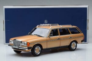 Mercedes 200T S123 Beige Norev 1:18 183738 Metaal — afbeelding 9 van 9