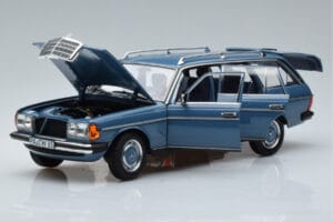 Mercedes 200T S123 Blauw Norev 1:18 183737 Metaal — afbeelding 2 van 7