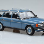 Mercedes 200T S123 Blauw Norev 1:18 - image 5 of 7