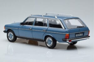 Mercedes 200T S123 Blauw Norev 1:18 183737 Metaal — afbeelding 6 van 7