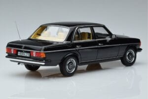 Mercedes 230E W123 Gelimiteerde Editie Norev 1:18 183711 Metaal — afbeelding 3 van 8