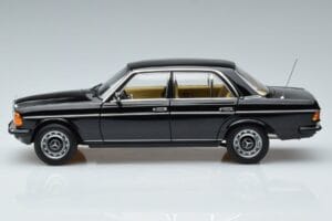 Mercedes 230E W123 Gelimiteerde Editie Norev 1:18 183711 Metaal — afbeelding 5 van 8
