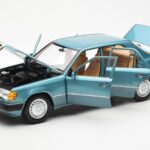Mercedes 230E W124 Beryl Metallic Dealer Editie Norev 1:18 B66040698 - image 2 of 8