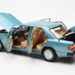 Mercedes 230E W124 Beryl Metallic Dealer Editie Norev 1:18 B66040698 - image 5 of 8
