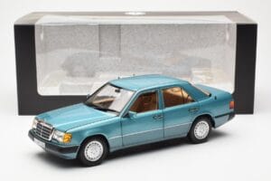Mercedes 230E W124 Beryl Metallic Dealer Editie Norev 1:18 B66040698 Metaal — afbeelding 8 van 8