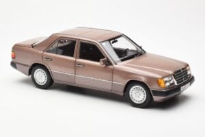Mercedes 230E W124 Rosewood Metallic Dealer Editie Norev 1:18 B66040697 Metaal — afbeelding 6 van 8