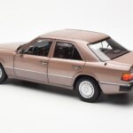 Mercedes 230E W124 Rosewood Metallic Dealer Editie Norev 1:18 B66040697 - image 7 of 8