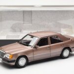Mercedes 230E W124 Rosewood Metallic Dealer Editie Norev 1:18 B66040697 - image 8 of 8