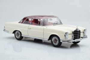Mercedes 280 SE W108 Wit AUTOart 1:18 76287 Metaal — afbeelding 6 van 8