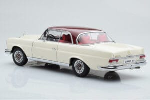Mercedes 280 SE W108 Wit AUTOart 1:18 76287 Metaal — afbeelding 7 van 8