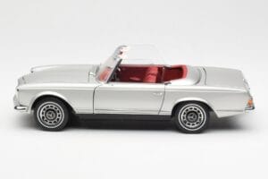 Mercedes 280 SL W113 Pagoda Zilver Schuco 1:18 450035000 Metaal — afbeelding 4 van 8