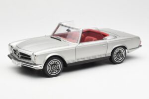 Mercedes 280 SL W113 Pagoda Zilver Schuco 1:18 450035000