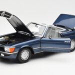 Mercedes 300 SL R107 Nautisch Blauw Norev 1:18 183466 - image 2 of 8