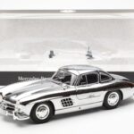 Mercedes 300 SL W198 Chroom Minichamps 1:18 B66040645 - image 8 of 8
