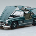 Mercedes 300 SL W198 Gullwing Groen Norev 1:18 - image 2 of 7