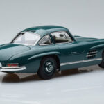 Mercedes 300 SL W198 Gullwing Groen Norev 1:18 - image 3 of 7