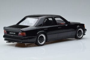 Mercedes 300E W124 5.6 AMG The Hammer Otto 1:18 OT638 Hars — afbeelding 2 van 6