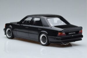 Mercedes 300E W124 5.6 AMG The Hammer Otto 1:18 OT638 Hars — afbeelding 5 van 6