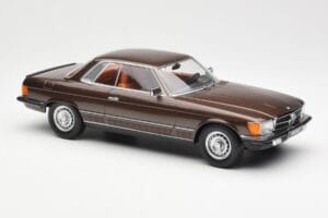 Mercedes 500 SLC C107 Bruin KK-Scale 1:18 180851 Metaal — afbeelding 4 van 6