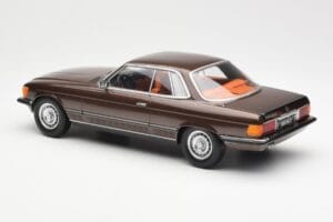 Mercedes 500 SLC C107 Bruin KK-Scale 1:18 180851 Metaal — afbeelding 5 van 6