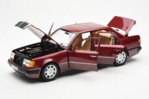 Mercedes 500E W124 Rood Metallic Dealer Editie Norev 1:18 B66040699 Metaal — afbeelding 2 van 8