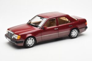 Mercedes 500E W124 Rood Metallic Dealer Editie Norev 1:18 B66040699