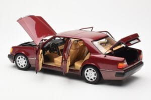 Mercedes 500E W124 Rood Metallic Dealer Editie Norev 1:18 B66040699 Metaal — afbeelding 5 van 8