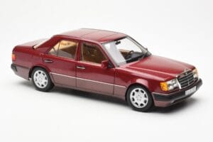 Mercedes 500E W124 Rood Metallic Dealer Editie Norev 1:18 B66040699 Metaal — afbeelding 6 van 8