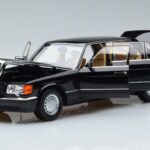 Mercedes 560 SEL W126 Zwart Norev 1:18 - image 2 of 7